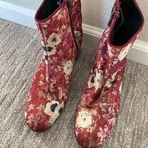 Velvet floral boots. Size 37